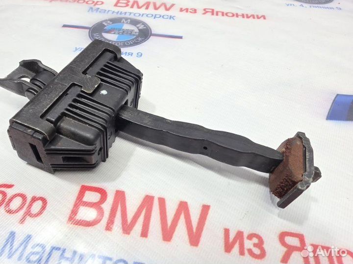 Ограничитель двери передний Bmw X5 E53 M54B30 2004