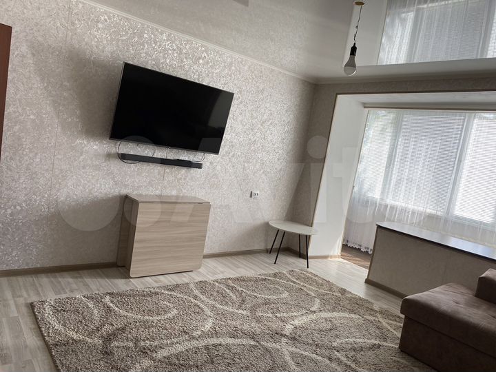 2-к. квартира, 60 м², 1/2 эт.
