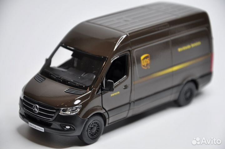 Модель авто Mercedes-Benz Sprinter UPS металл