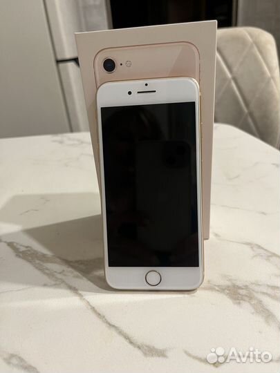 iPhone 8, 64 ГБ