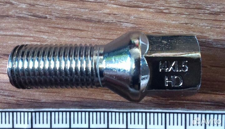 Болт для литого диска