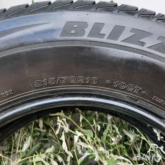 Bridgestone Blizzak LM-80 215/70 R16 100T