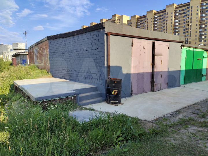 Гараж, > 30 м²