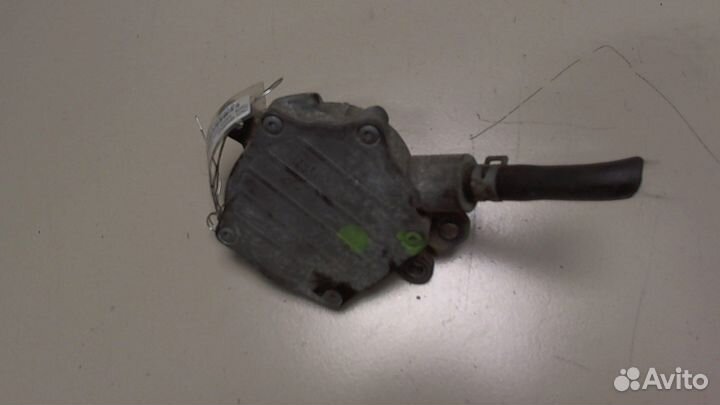 Насос вакуумный Toyota Avensis 3, 2011