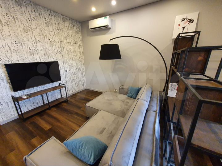 2-к. квартира, 80 м², 1/3 эт.