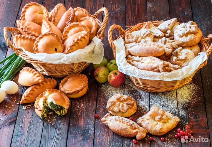 Пекарь в ночную смену на пирожки