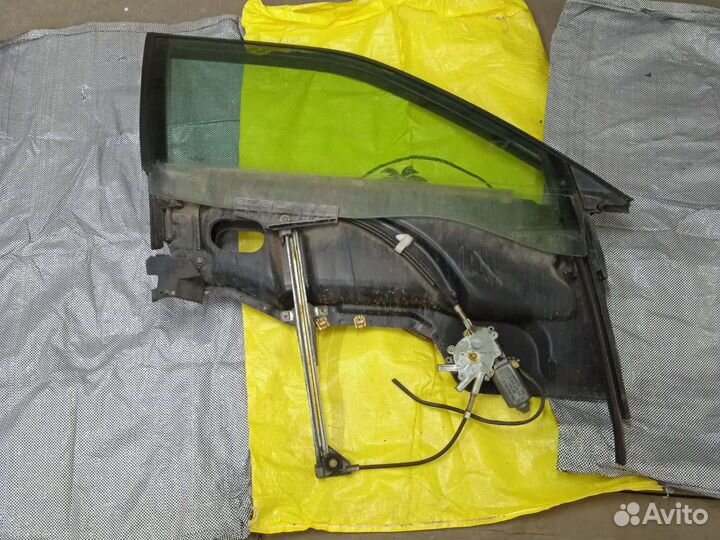 Электрический стеклоподъёмник Audi 80 B3