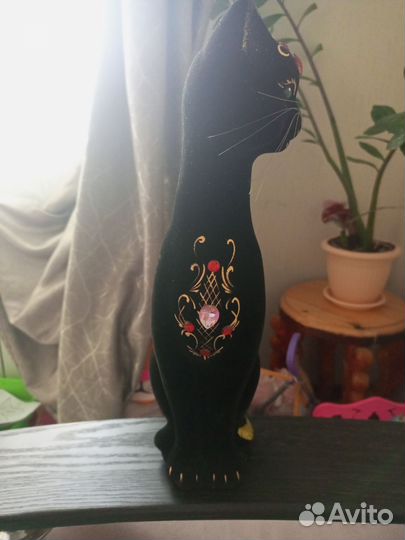 Статуэтка кот