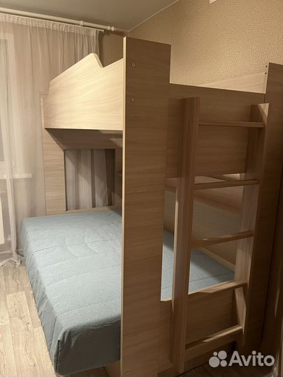 Кровать двухьярусная с диваном