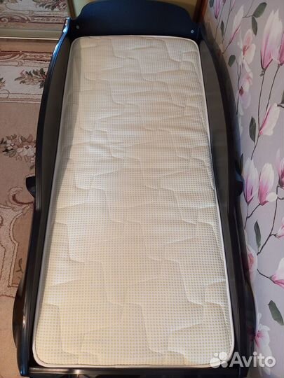 Продам детскую кровать машину с матрасом Аскона