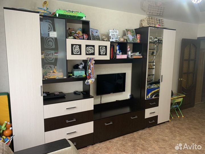 Стенка в гостиную