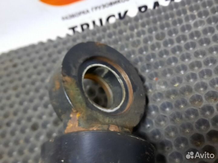 Цилиндр подъем кабины правый Renault Magnum