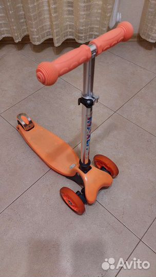 Детский самокат трехколесный