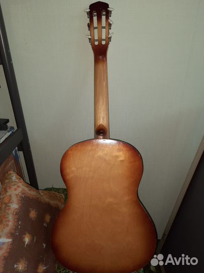Акустическая гитара