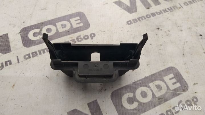 Кожух багажного замка стекла Ford Kuga 1