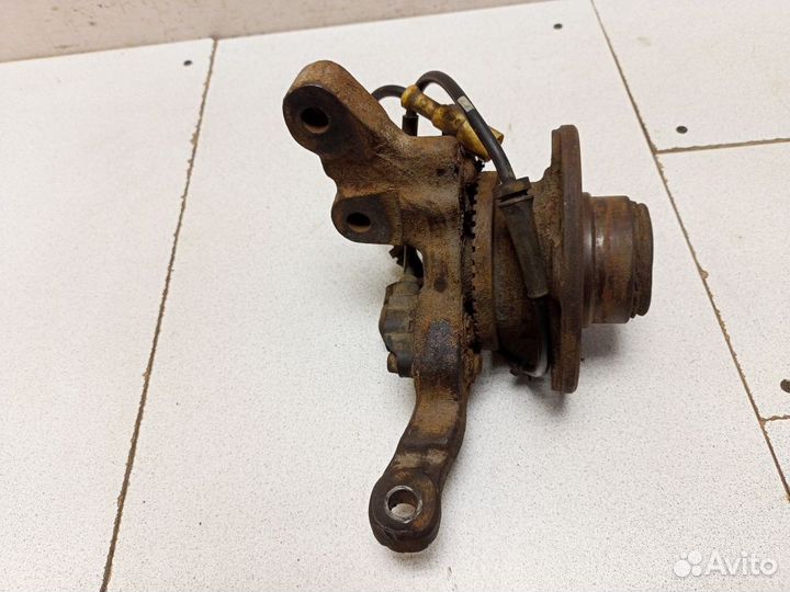 Кулак передний правый 90445667