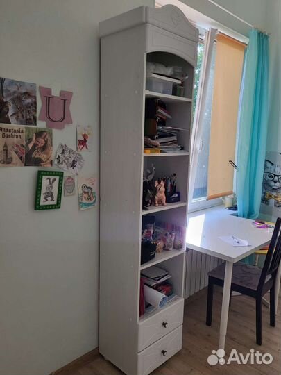 Кровать, шкаф, книжный шкаф