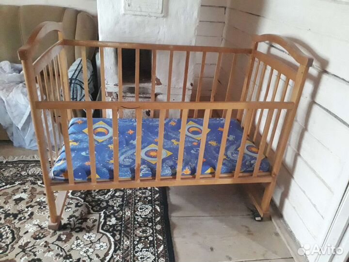 Детская кроватка
