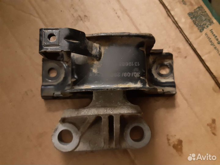 Опора двигателя Опель Корса D