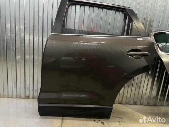 Задняя дверь Мазда сх-9