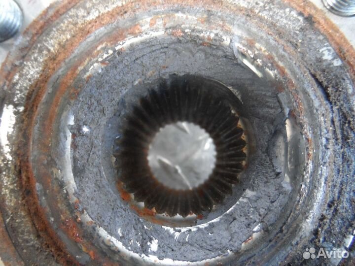 Ступица задняя левая Nissan Pathfinder R51