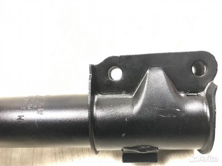 Амортизатор передний правый Mitsubishi Pinin H76W