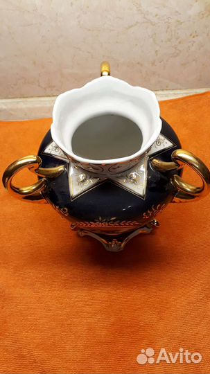 Вазы производства Англии и Гжель