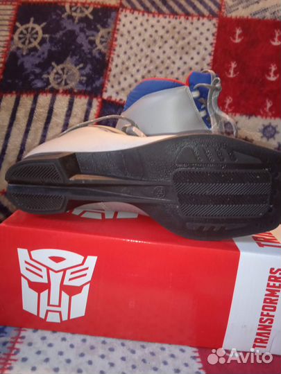 Лыжи беговые и лыжные ботинки р. 35 (22 см)