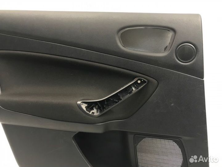 Обшивка двери задняя правая Ford Mondeo седан 2.3