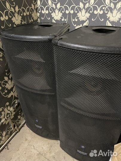 Акустическая система Mackie SR1530