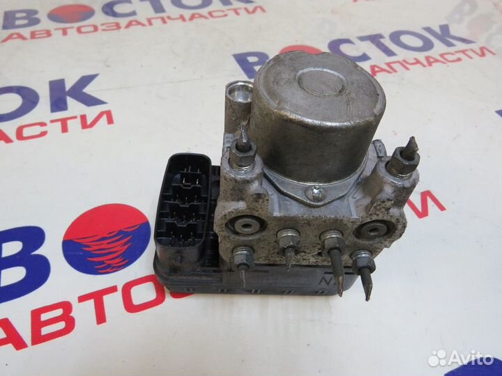 Блок ABS toyota noah AZR60G, AZR65G