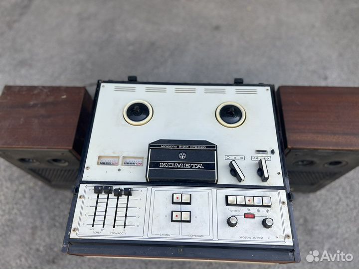 Катушечный магнитофон комета