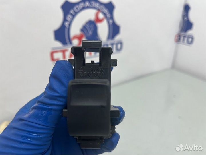 Кнопка стеклоподъемника Toyota Corolla E180 1ZR