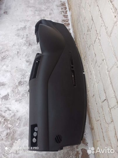 Бора Гольф 4 Торпедо (панель салона) оригинал