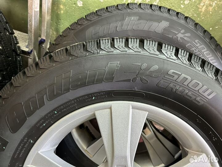 Зимние колеса 215/70 R16