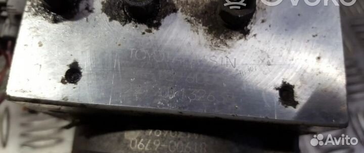 Блок абс 819006790 Toyota Land Cruiser (J100) 1998-2007 года