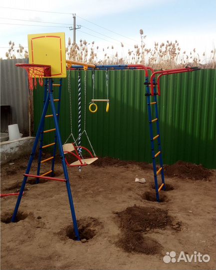 Дачный спортивный комплекс с баскетбольным кольцом