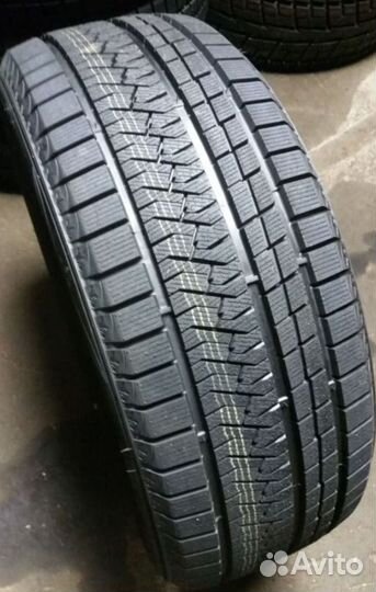 Triangle Trin PL02 275/40 R21 107Z