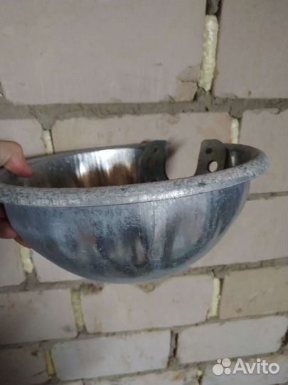 Индивидуальная поилка для коров