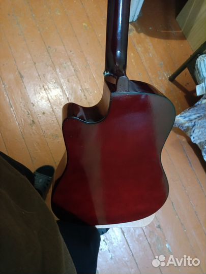 Акустическая гитара