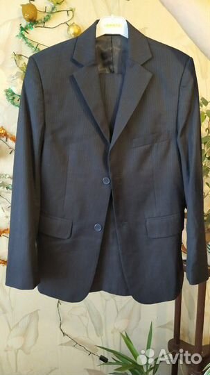 Костюм классический на мальчика 10-13 лет