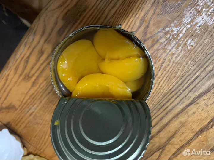 Персик консервированный