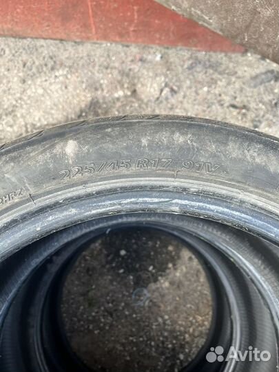 Bridgestone 613V 225/45 R17