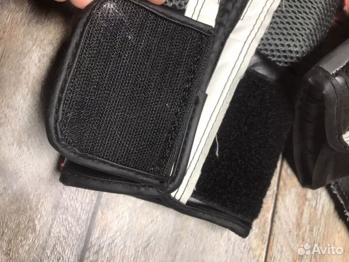 Боксерские перчатки Everlast