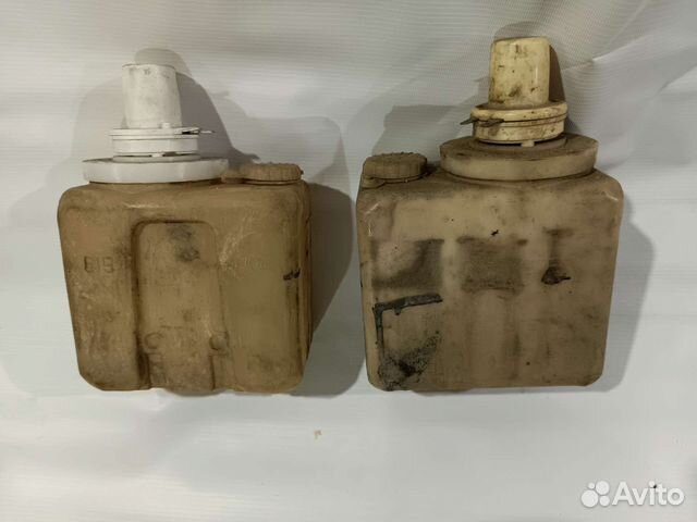 Бачок омывателя лобового стекла с мотором