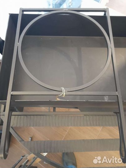 Мангал с крышей, коптильней и подставкой под казан