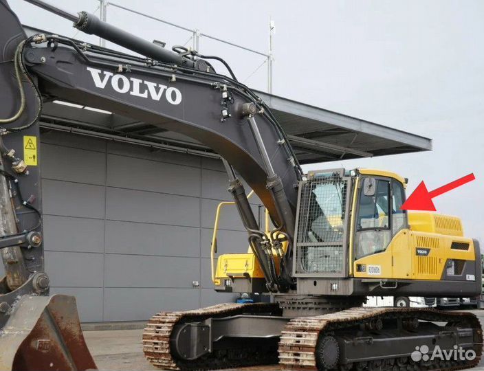 Стекло левое за дверью на экскаватор Volvo EC 380