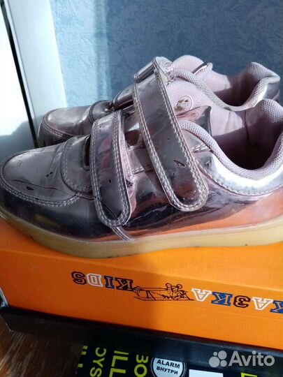 Кроссовки для девочки