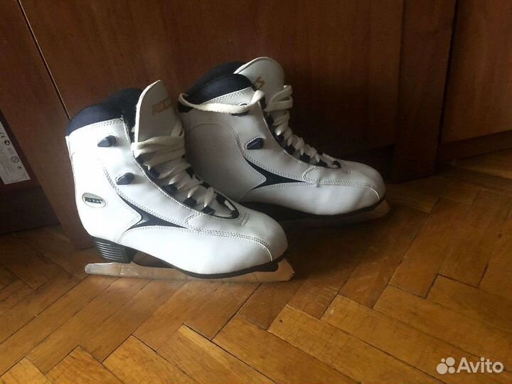 Коньки фигурные женские