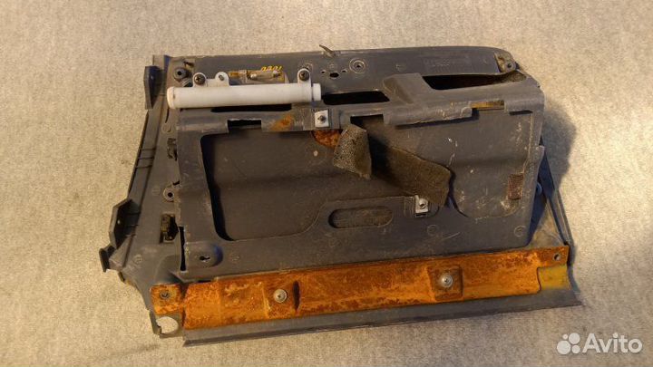 Бардачок Hyundai Elantra XD G4GC 2004